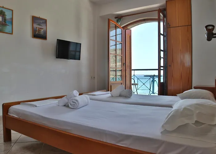 Palataki Néon Oítilon