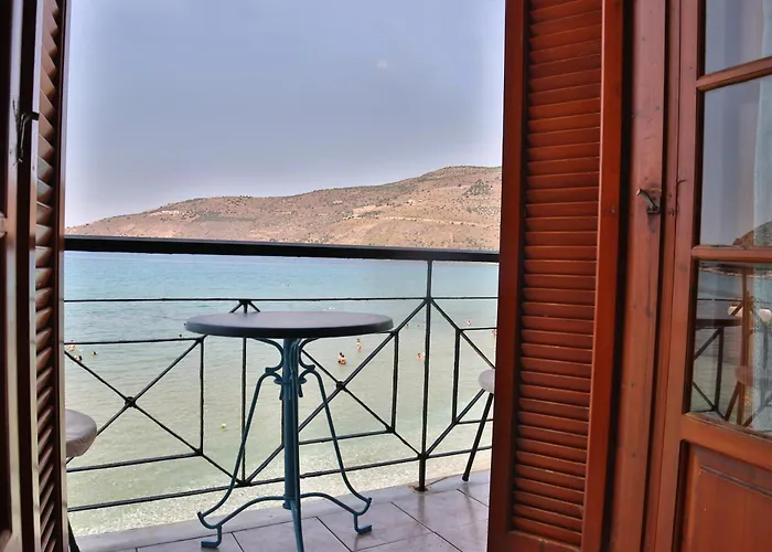 Palataki Hostel Néon Oítilon